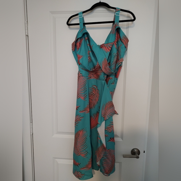 Pinup Girl Eden Tiki Wiggle Dress - Picture 2 of 5